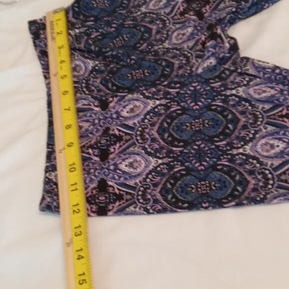 Pink Rose Women's Paisley Size Small leggings. Activewear, Atleisure, Comfy - Picture 4 of 6